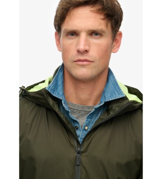Superdry para hombre. M5012101A Chaqueta cortavientos con capucha y logotipo verde (L), Casual, Nylon, Sostenible 2