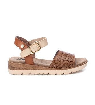 Xti för kvinnor. 14385602-TAUPE Sandaler 143856 taupe (38), 3 till 5 cm, Spänne, Casual