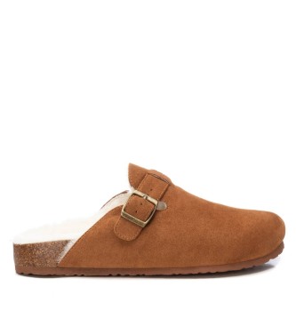 Xti para mujer. 14324001-CAMEL Zuecos de piel 143240 marrón (36), Plano, Ante, Ninguno, Casual